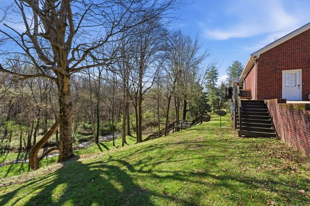 1192 Austin Cir, Lawrenceburg, TN 38464