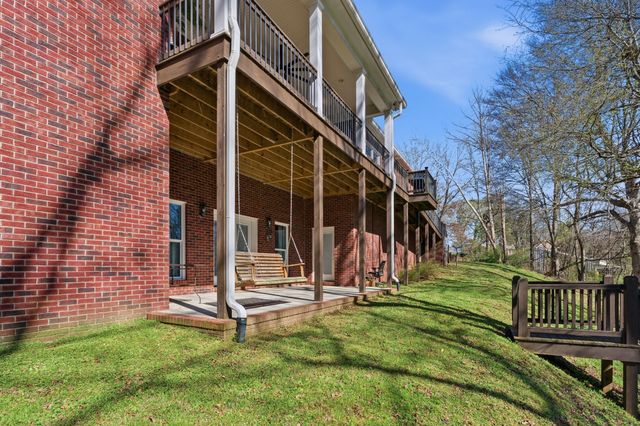 1192 Austin Cir, Lawrenceburg, TN 38464