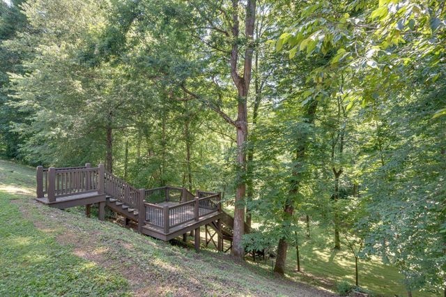 1192 Austin Cir, Lawrenceburg, TN 38464