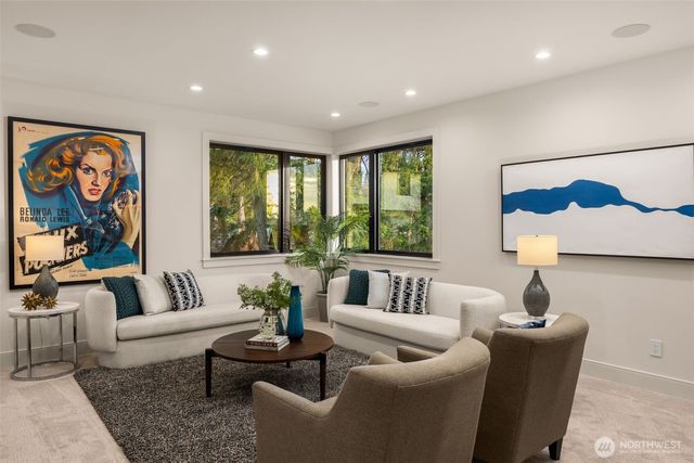 312 160th Avenue NE, Bellevue, WA 98008