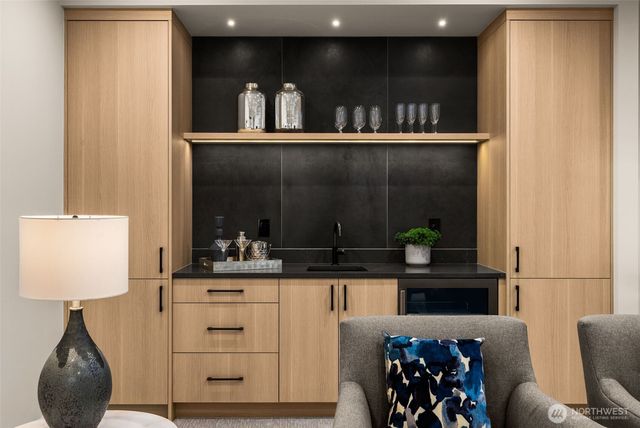 312 160th Avenue NE, Bellevue, WA 98008