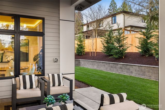 312 160th Avenue NE, Bellevue, WA 98008