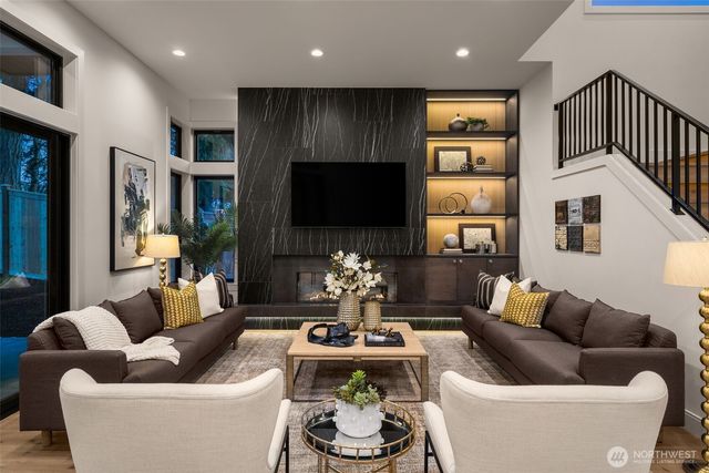 312 160th Avenue NE, Bellevue, WA 98008