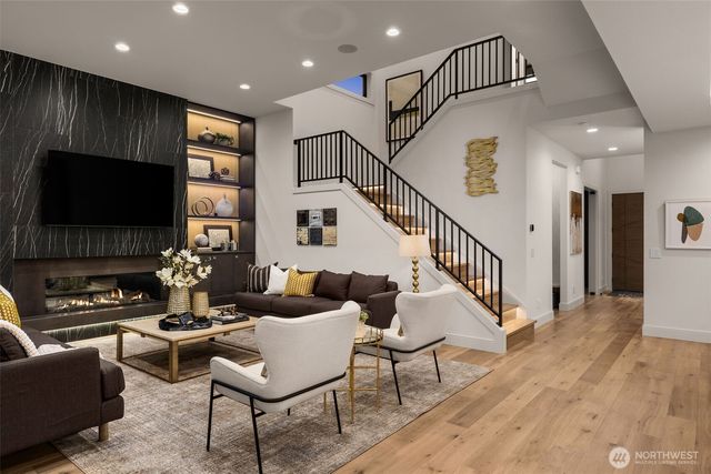 312 160th Avenue NE, Bellevue, WA 98008