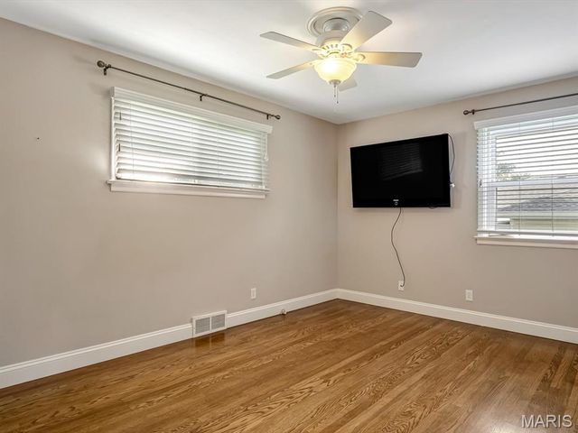 3608 Apple Orchard Lane, St Louis, MO 63125