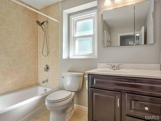 3608 Apple Orchard Lane, St Louis, MO 63125
