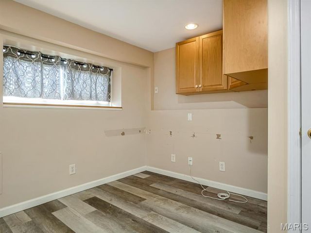3608 Apple Orchard Lane, St Louis, MO 63125