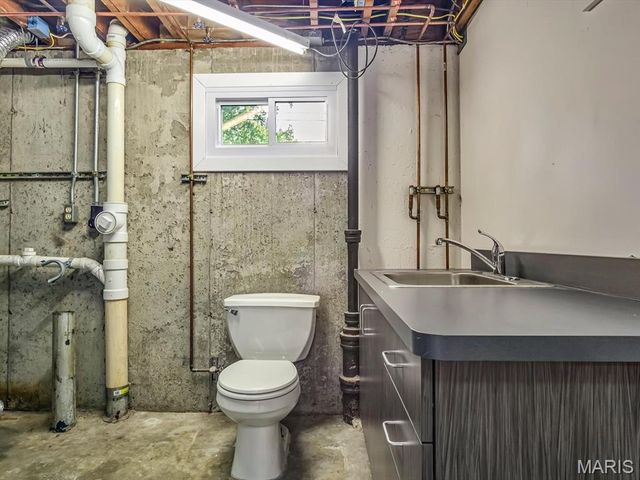 3608 Apple Orchard Lane, St Louis, MO 63125