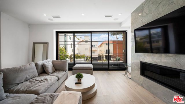 2435 S Penmar Avenue, Venice (los Angeles), CA 90291