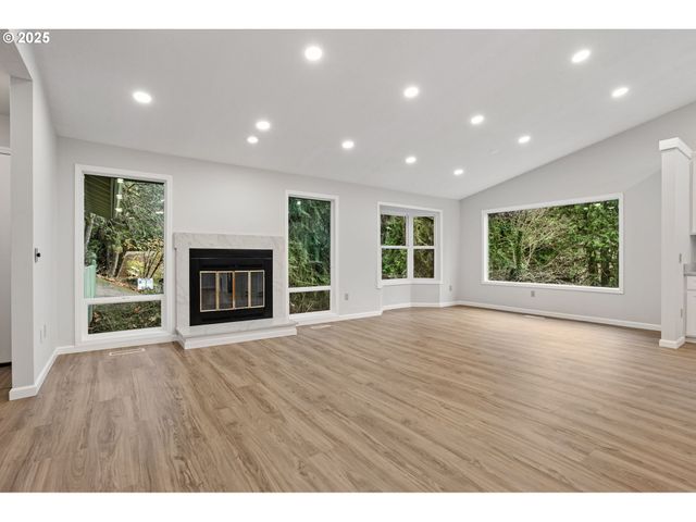 6647 Se 122ND Ave, Portland, OR 97236