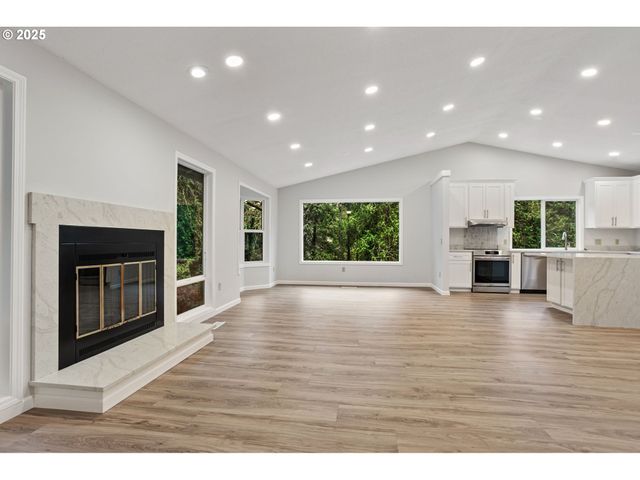 6647 Se 122ND Ave, Portland, OR 97236