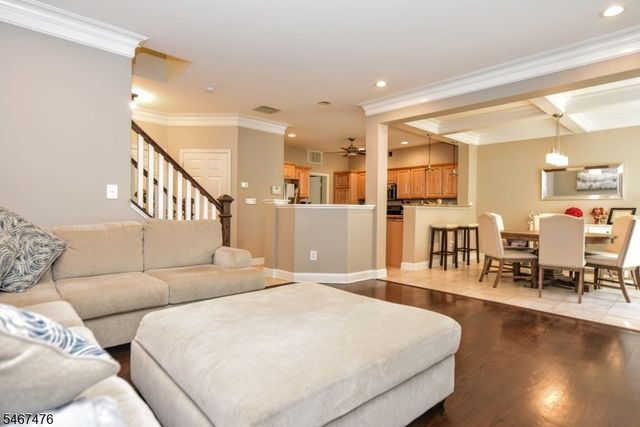 31 Barrister St, Clifton City, NJ 07013