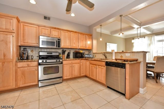 31 Barrister St, Clifton City, NJ 07013