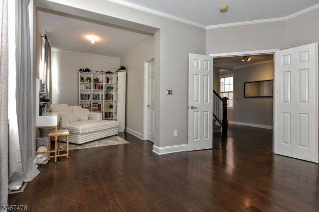 31 Barrister St, Clifton City, NJ 07013