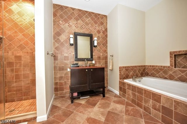 31 Barrister St, Clifton City, NJ 07013