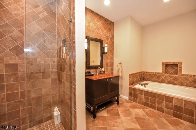 31 Barrister St, Clifton City, NJ 07013