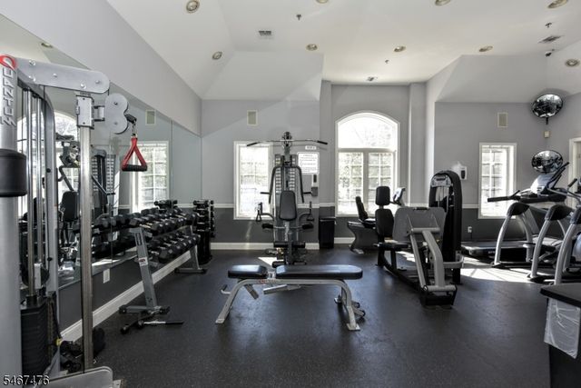 31 Barrister St, Clifton City, NJ 07013