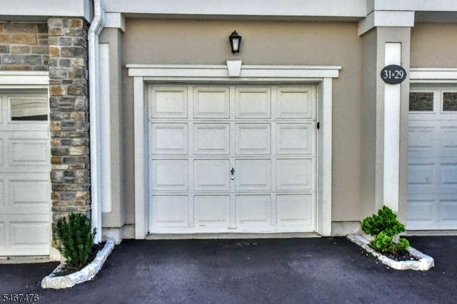 31 Barrister St, Clifton City, NJ 07013