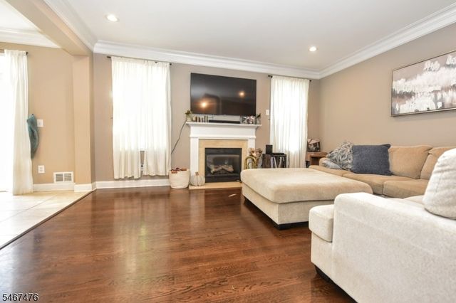 31 Barrister St, Clifton City, NJ 07013
