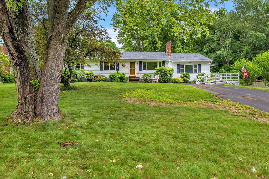 108 Sandelwood Drive, Madison, CT 06443