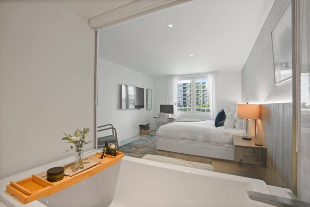 2301 COLLINS Avenue 407, Miami Beach, FL 33139