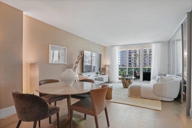 2301 COLLINS Avenue 407, Miami Beach, FL 33139