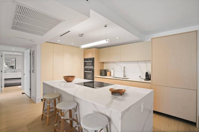 2301 COLLINS Avenue 407, Miami Beach, FL 33139