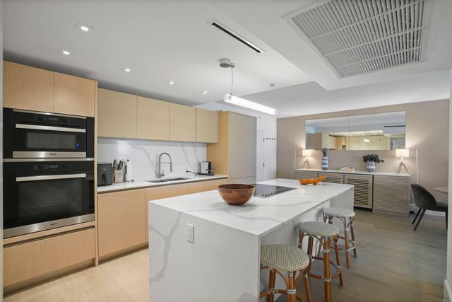 2301 COLLINS Avenue 407, Miami Beach, FL 33139