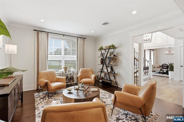 2 Churchill Court, Paramus, NJ 07652