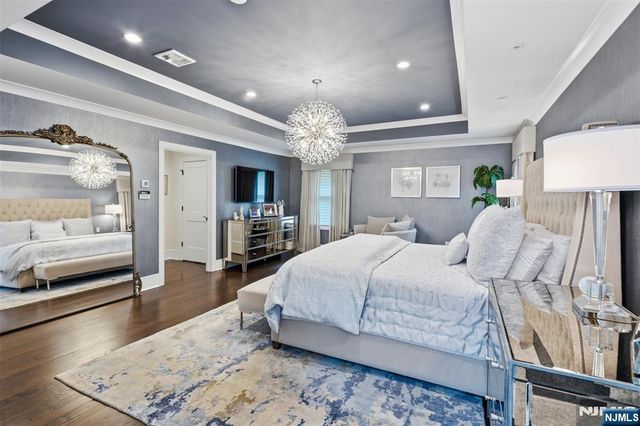 2 Churchill Court, Paramus, NJ 07652