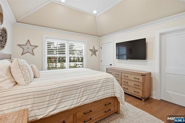 2 Churchill Court, Paramus, NJ 07652