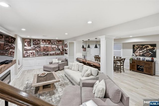 2 Churchill Court, Paramus, NJ 07652