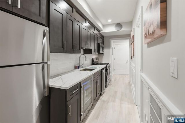 2 Churchill Court, Paramus, NJ 07652