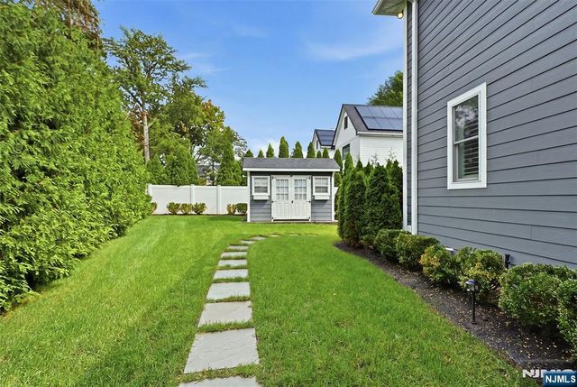 2 Churchill Court, Paramus, NJ 07652