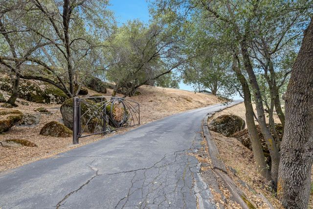 41570 Long Hollow Drive, Coarsegold, CA 93614