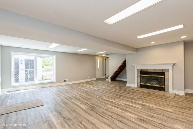 2510 Sherwood Drive, Des Moines, IA 50310