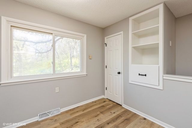 2510 Sherwood Drive, Des Moines, IA 50310