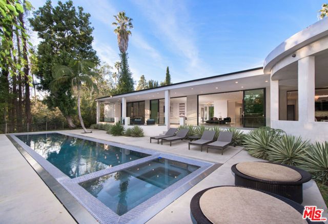 900 N HILLCREST Road, Beverly Hills, CA 90210