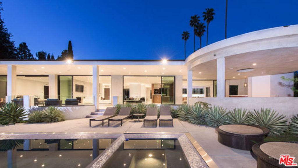 900 N HILLCREST Road, Beverly Hills, CA 90210