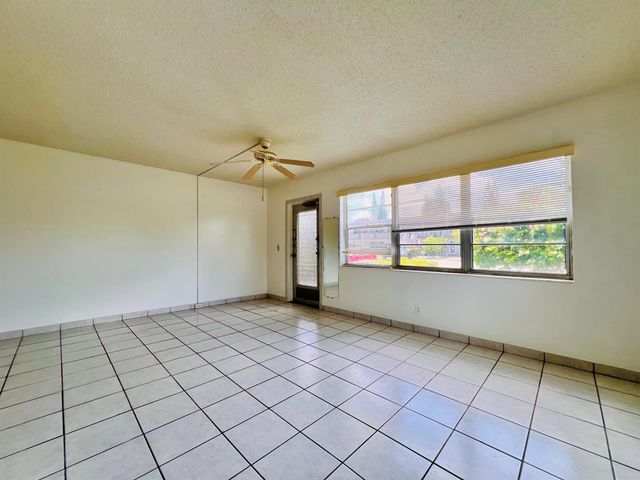141 Sussex H, West Palm Beach, FL 33417