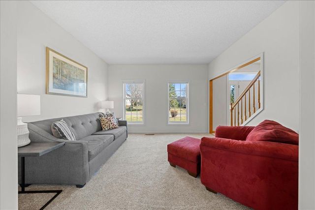 3437 Gunston Lane, Woodbury, MN 55129