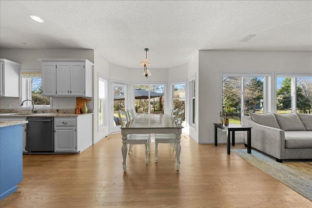 3437 Gunston Lane, Woodbury, MN 55129