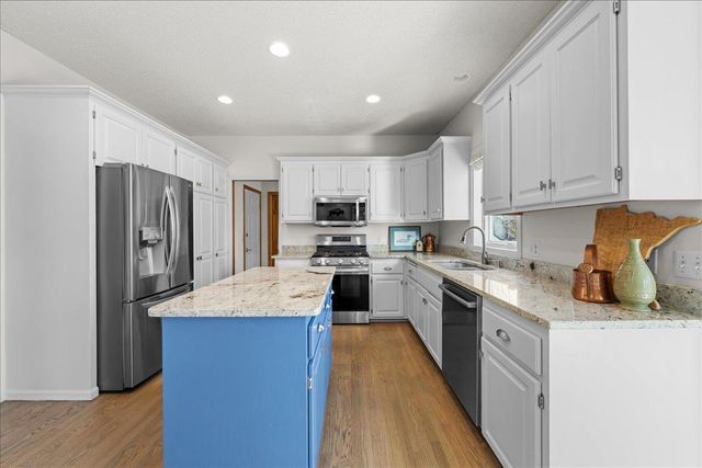 3437 Gunston Lane, Woodbury, MN 55129