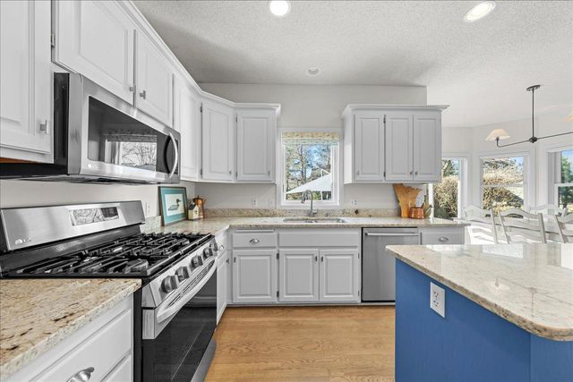 3437 Gunston Lane, Woodbury, MN 55129