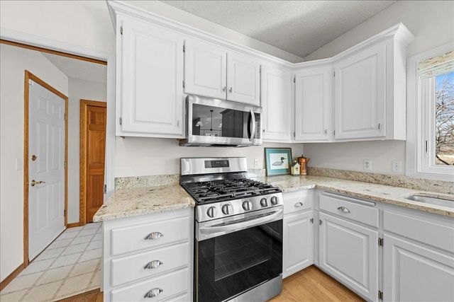 3437 Gunston Lane, Woodbury, MN 55129