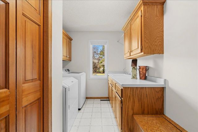 3437 Gunston Lane, Woodbury, MN 55129