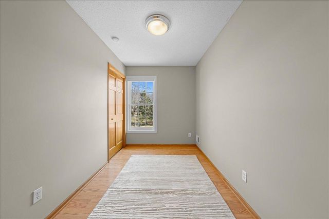 3437 Gunston Lane, Woodbury, MN 55129