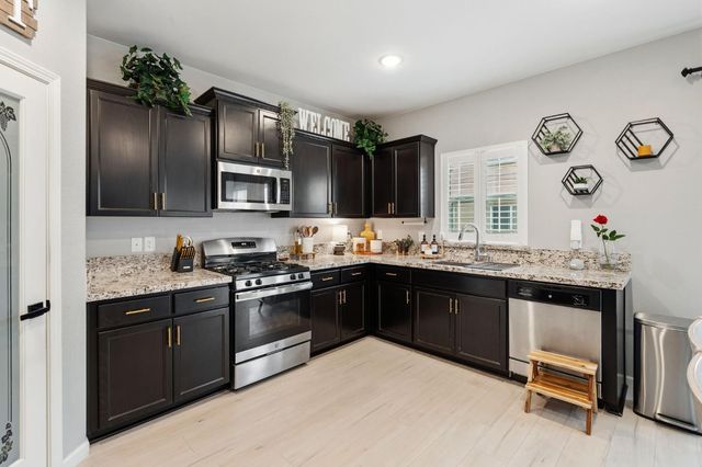 1710 Crossbow Ln, Stockton, CA 95206