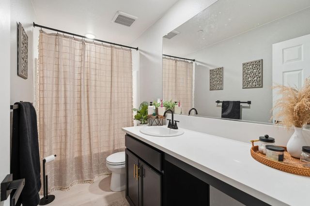 1710 Crossbow Ln, Stockton, CA 95206