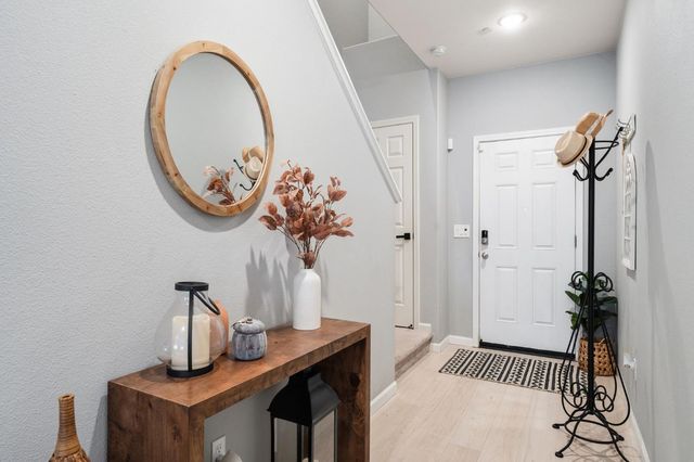 1710 Crossbow Ln, Stockton, CA 95206